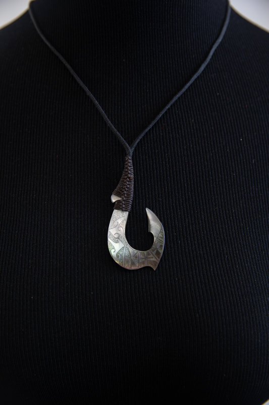 KanaKala Pacific Hand Carved Hawaiian Bone Fish Hook Necklace : :  Clothing, Shoes & Accessories